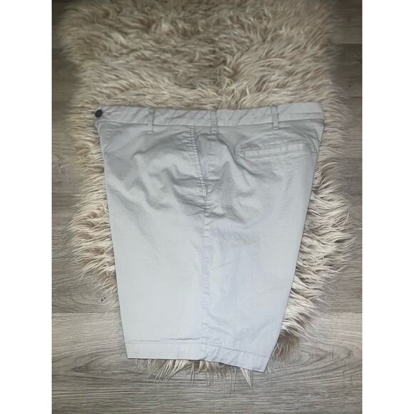 Izod men’s shorts - Picture 2 of 13